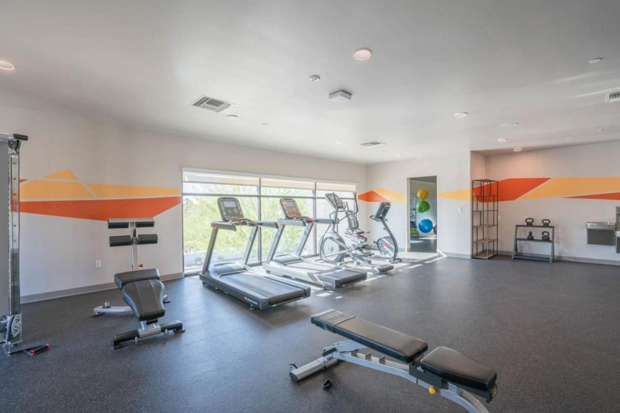 Modern 2Bd - Gym, Pool, Parking, W-D - Sleeps 8 Apartment Tempe Exterior photo