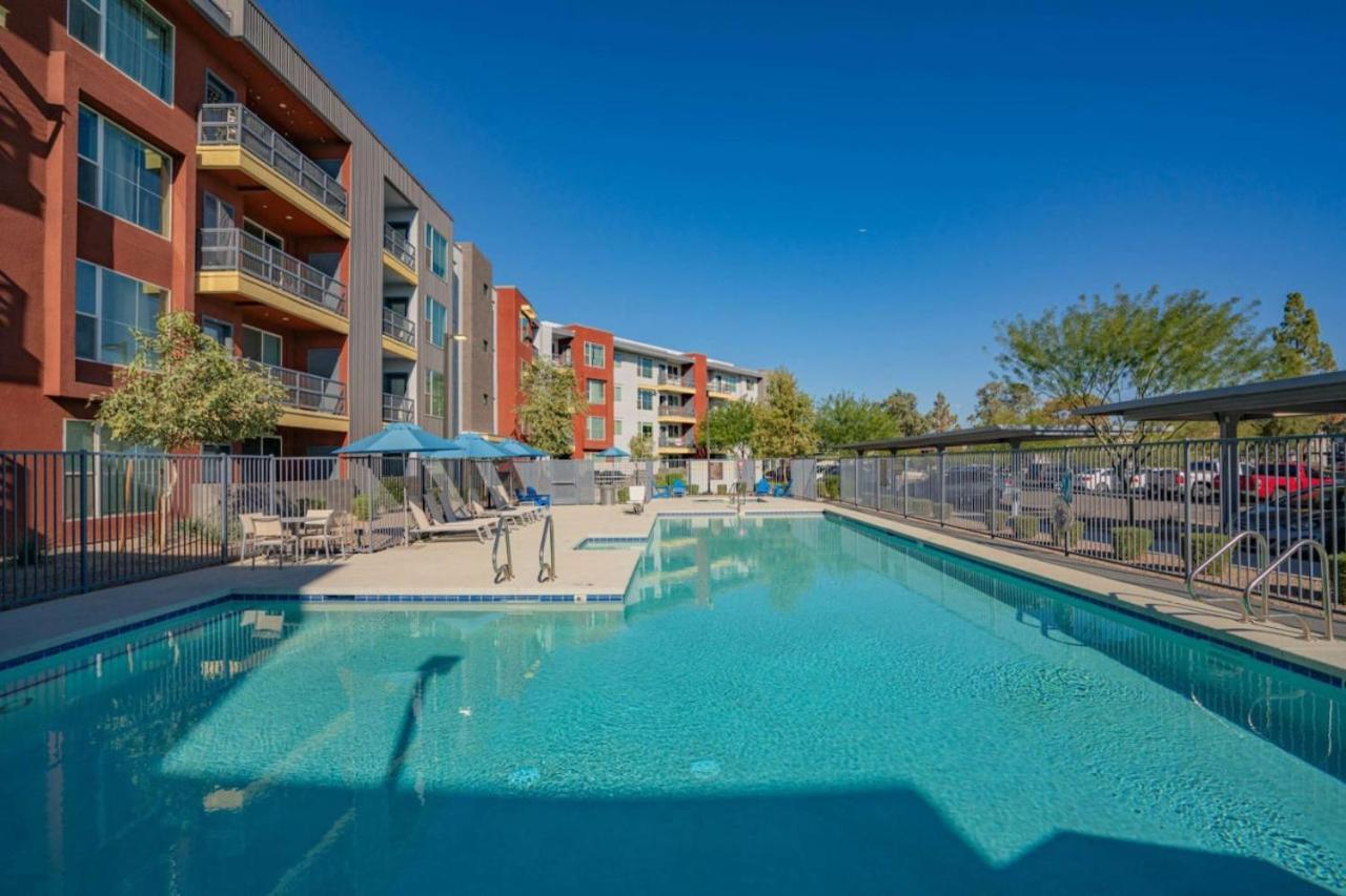 Modern 2Bd - Gym, Pool, Parking, W-D - Sleeps 8 Apartment Tempe Exterior photo