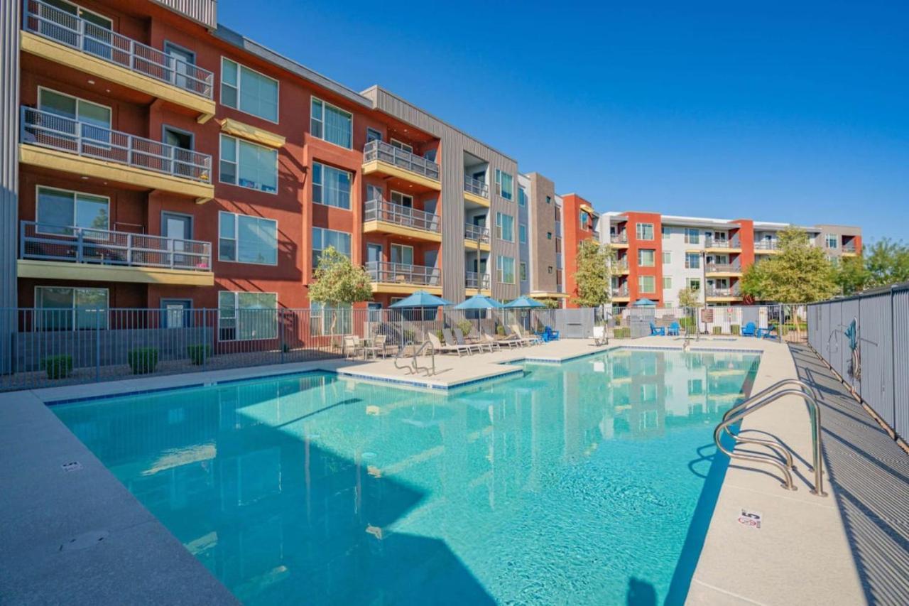 Modern 2Bd - Gym, Pool, Parking, W-D - Sleeps 8 Apartment Tempe Exterior photo