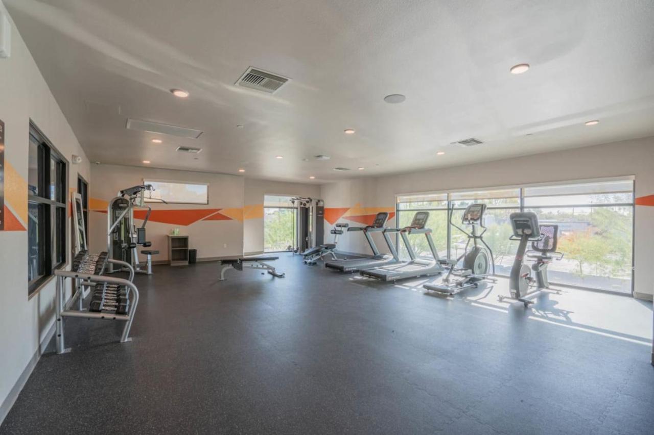 Modern 2Bd - Gym, Pool, Parking, W-D - Sleeps 8 Apartment Tempe Exterior photo