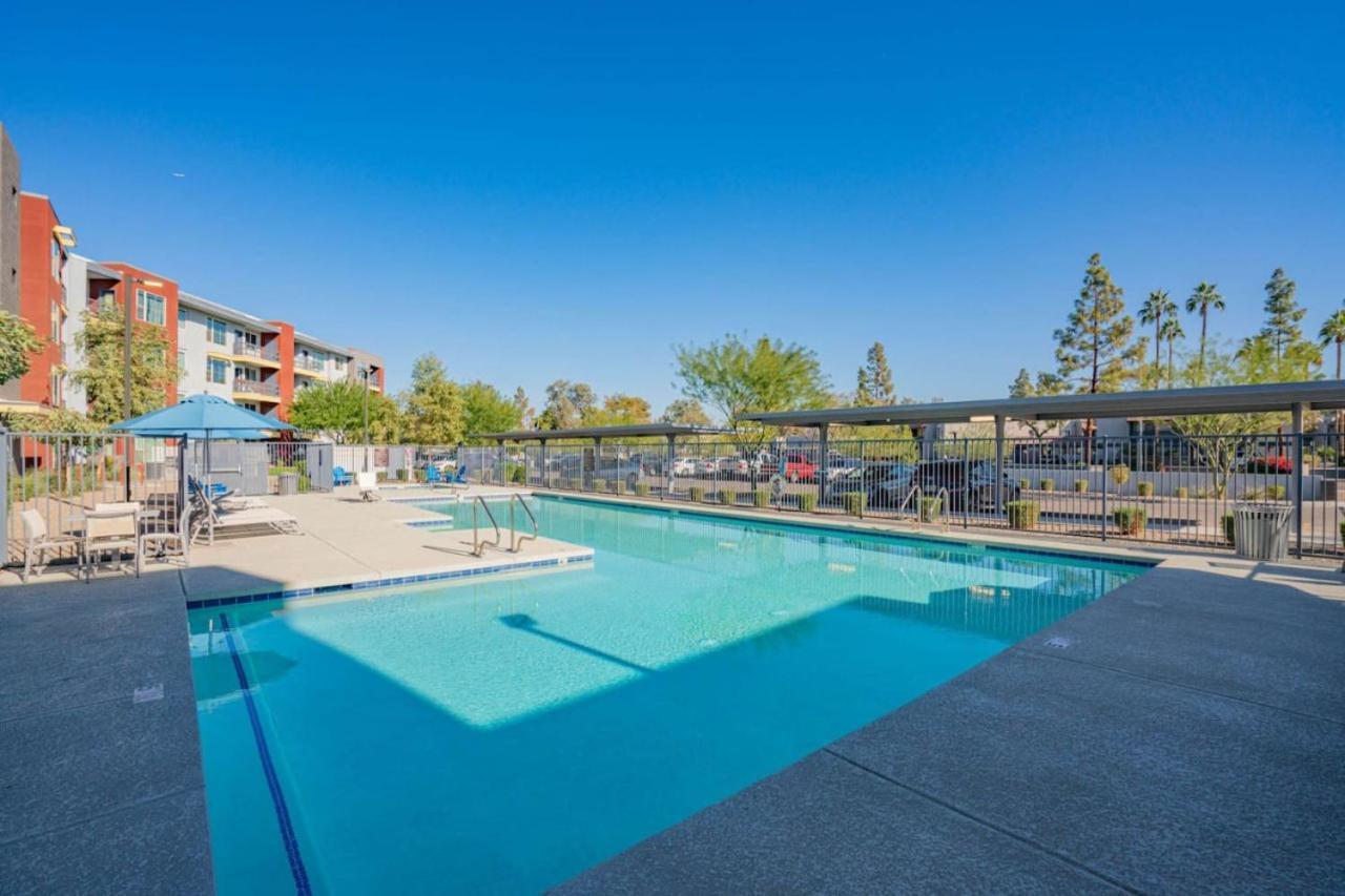 Modern 2Bd - Gym, Pool, Parking, W-D - Sleeps 8 Apartment Tempe Exterior photo