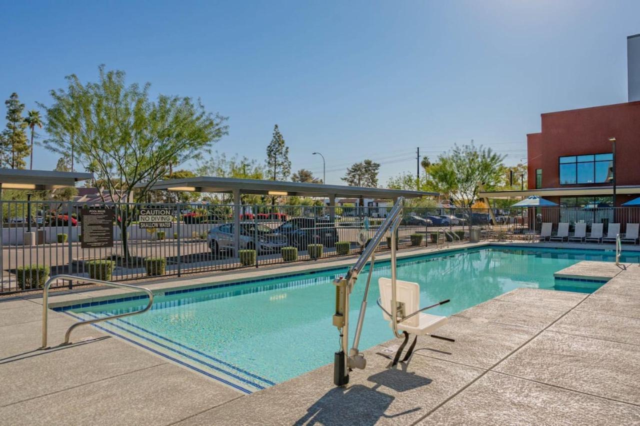 Modern 2Bd - Gym, Pool, Parking, W-D - Sleeps 8 Apartment Tempe Exterior photo