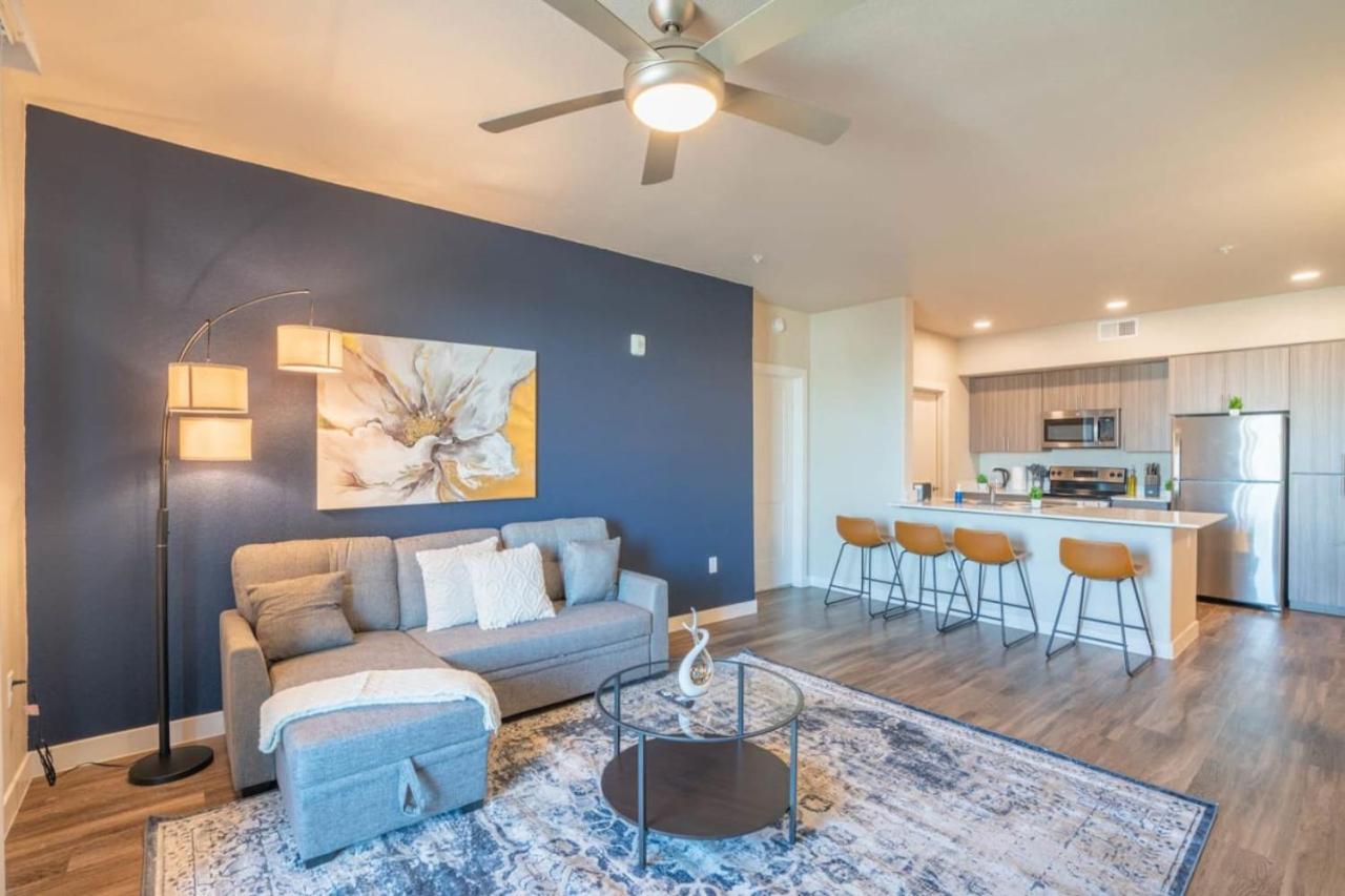 Modern 2Bd - Gym, Pool, Parking, W-D - Sleeps 8 Apartment Tempe Exterior photo